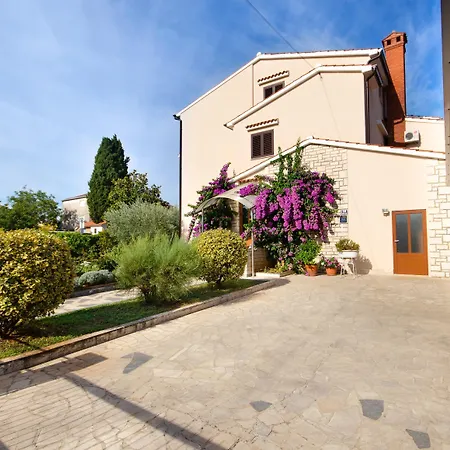 Apartman Bungavilia